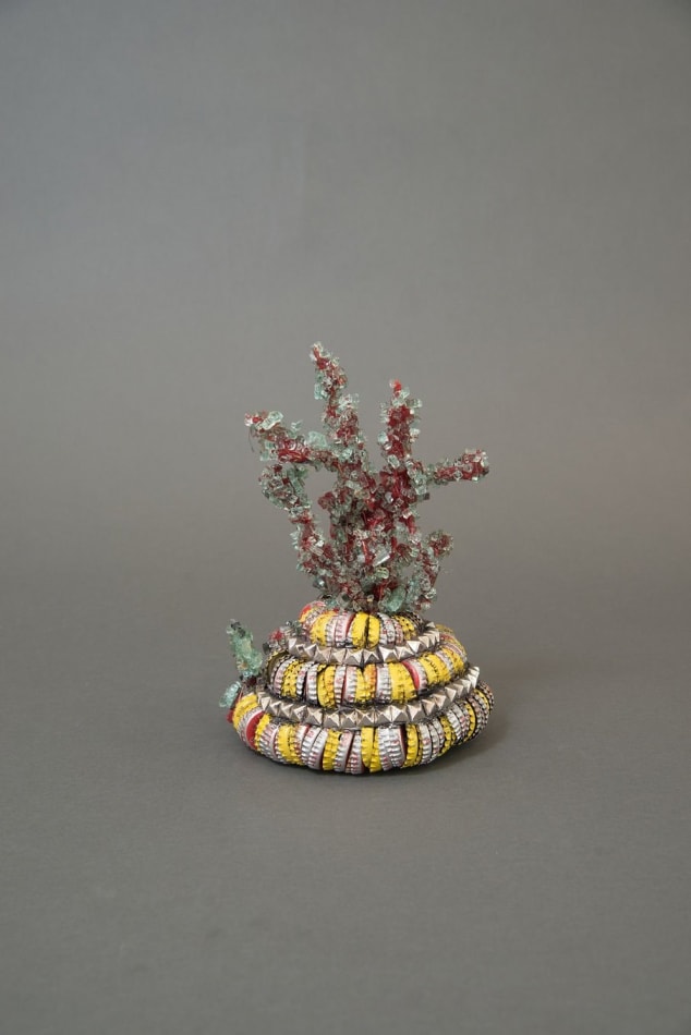 Lucien Shapiro bottlecap vessel