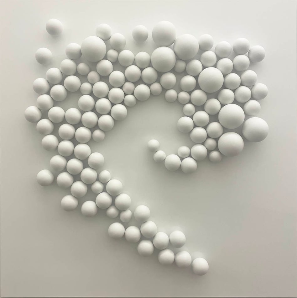 Sculpture made from white spheres