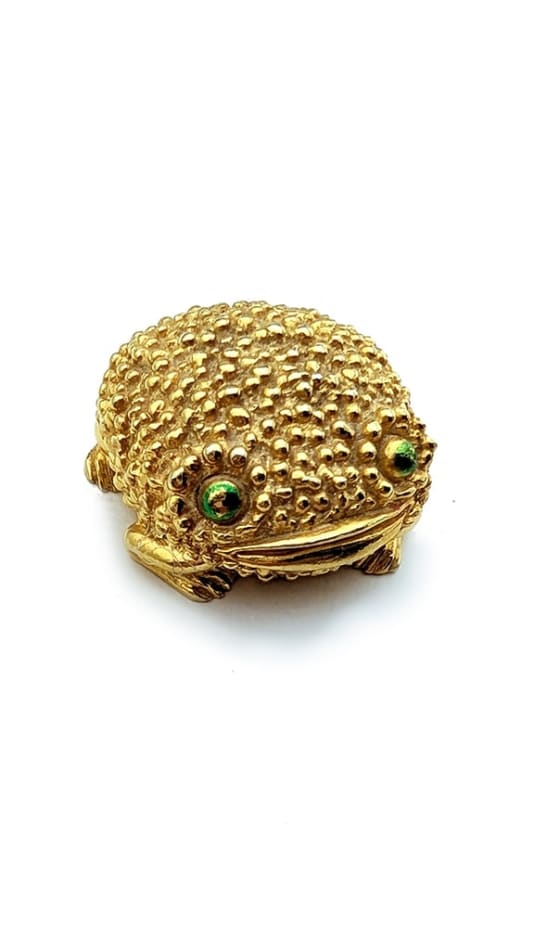 gold frog shaped compact with green eyes
