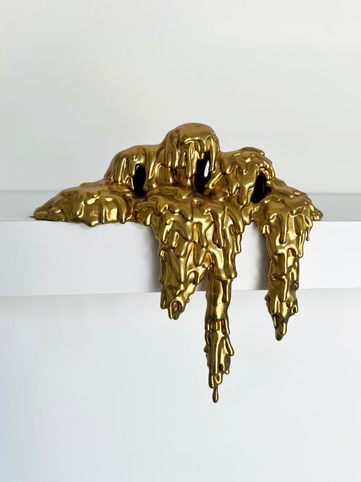 Dan Lam slime sculpture with platinum gold