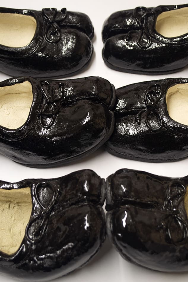Didi Rojas black heel sculpture detail