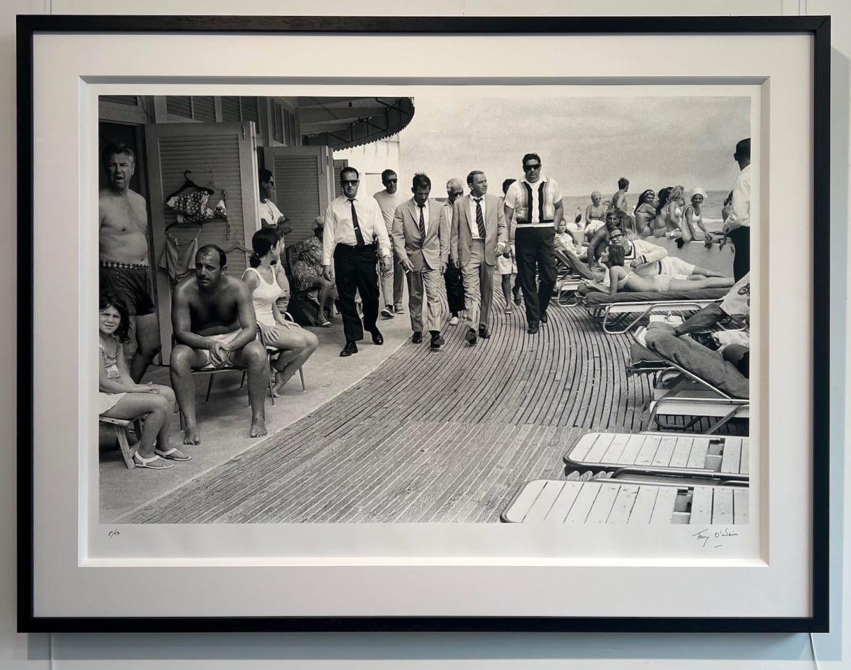 Terry O'Neill, Frank Sinatra on the boardwalk (view 2), 1968 (Screen Icons Exhibition)