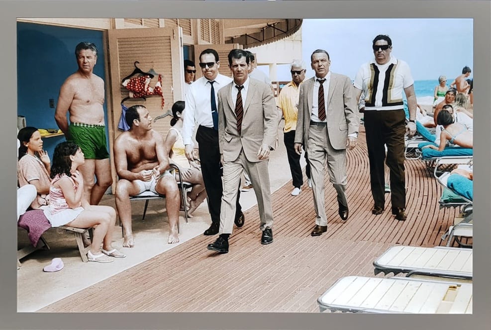 Terry O'Neill, Frank Sinatra, Miami Boardwalk, 1968 - LIGHT BOX