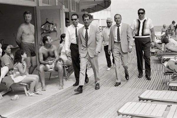 Terry O'Neill, Frank Sinatra on the Boardwalk, 1968
