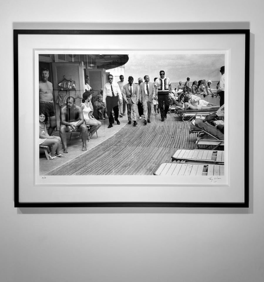 Terry O'Neill, Frank Sinatra on the boardwalk (view 2), 1968 ( Beach Vibes, Canford Cliffs )