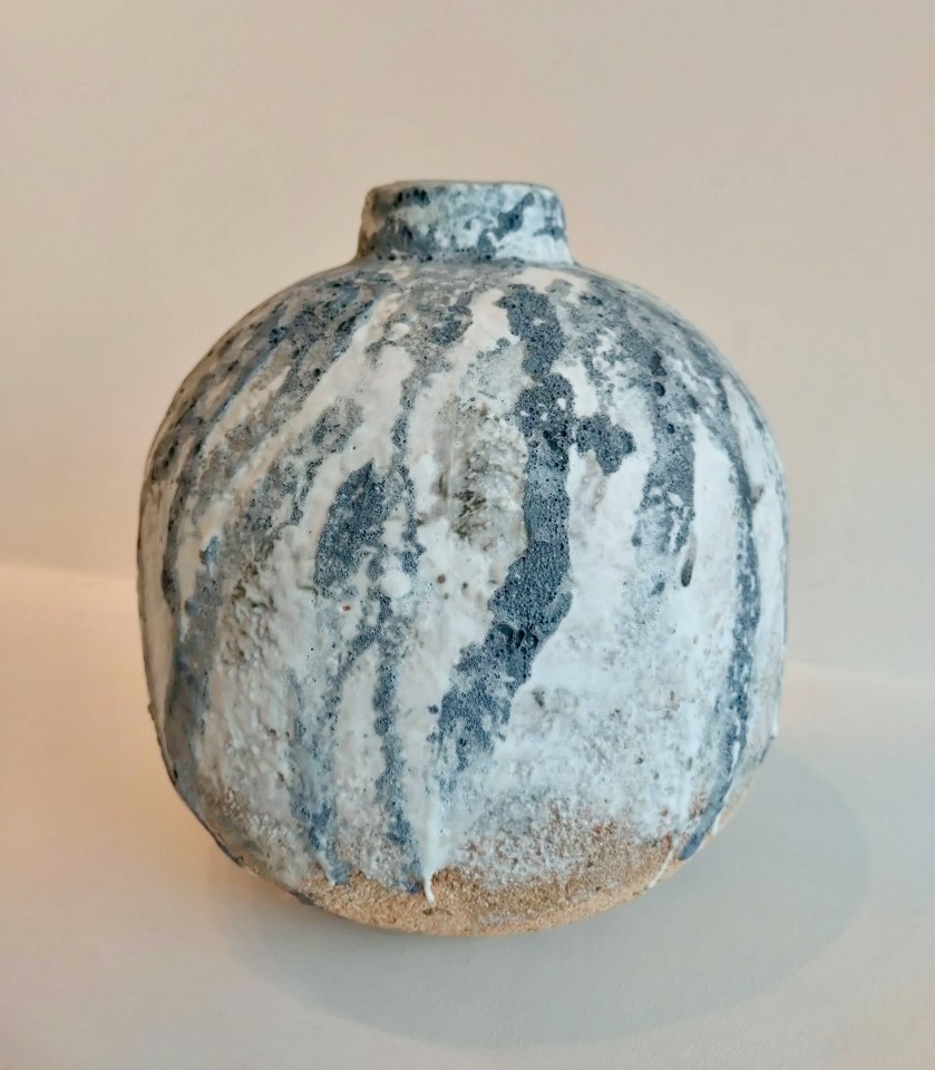 Leena Ceccolini, White and Grey Vase, 2025