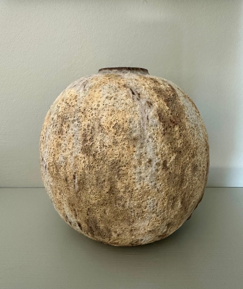 Leena Ceccolini, Rounded Vase, 2025