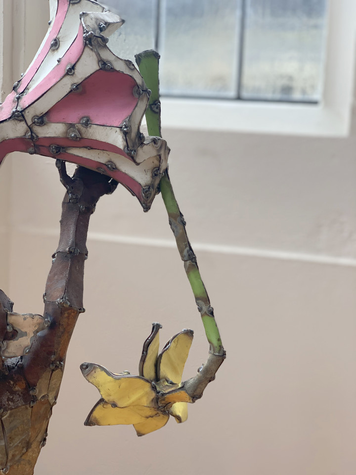 Hannah Kidd, Monkey Holding Vase, 2017