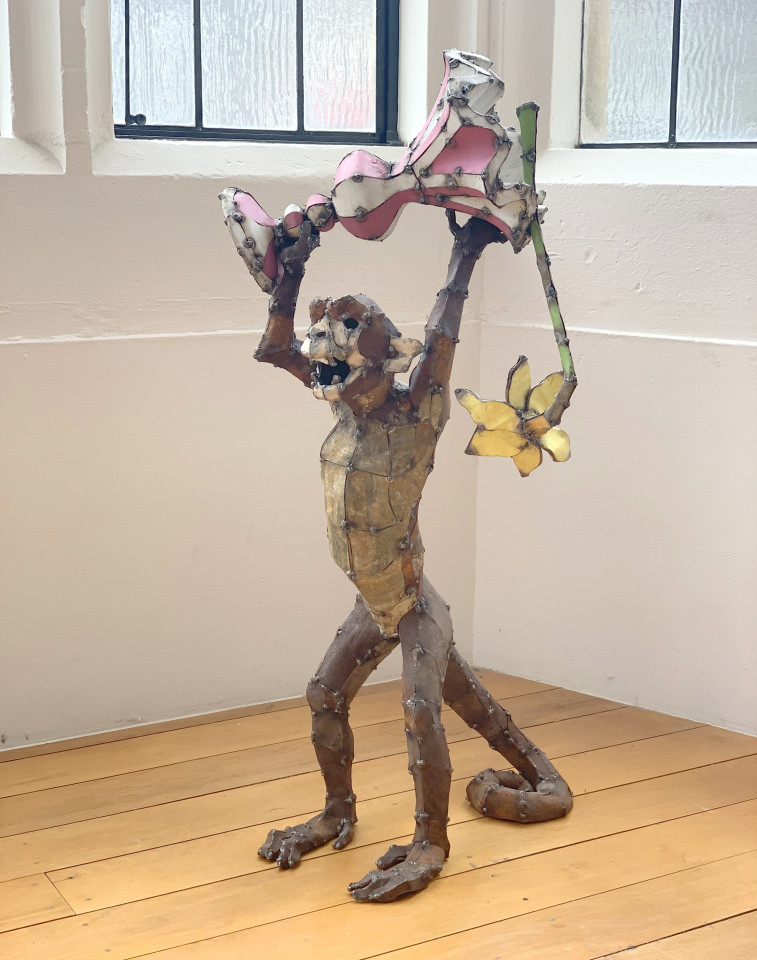 Hannah Kidd, Monkey Holding Vase, 2017