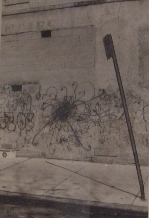 Andrew Castrucci, Spray paint on wall, 1996