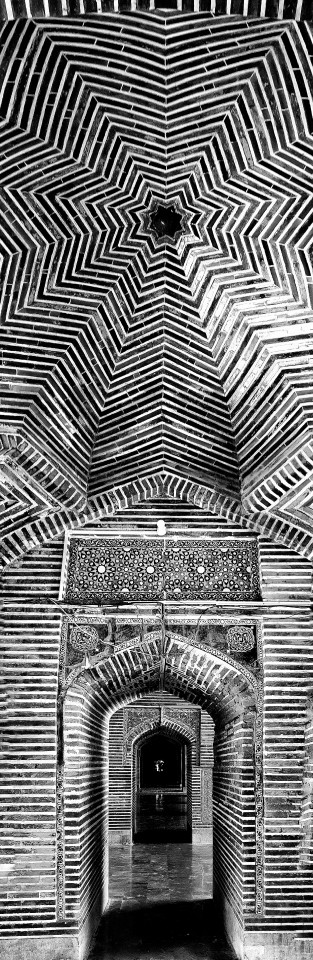 William Dalrymple , Shah Jahan Masjid, Thatta 2