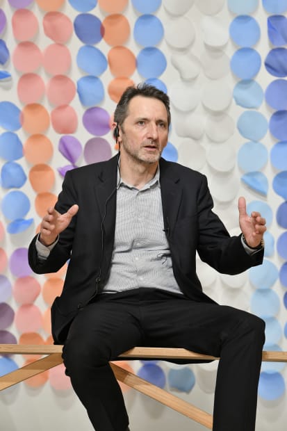 Xavier Veilhan, Installation view, Le rideau de Maholo, Théâtre Kabuki, Japon, 2023, Courtesy of Xavier Veilhan and Andréhn-Schitpjenko, © SHOCHIKU, ADAGP Paris.