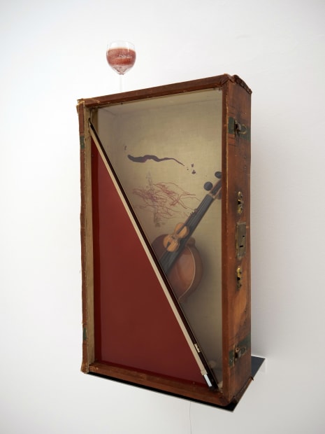 2019 Rebecca Horn Verbotenes Spiel - Lazlo´s Geige, 2019 Old case with linen, vinyl disc, violin, violin bow, glass, acrylic, steel, motor, electronic device 83 x 40 x 30 cm | 32 5/8 x 15 3/4 x 11 3/4 in Photos: Julia Giebeler © Rebecca Horn, 2023 Courtesy Rebecca Horn and Galerie Thomas Schulte, Berlin