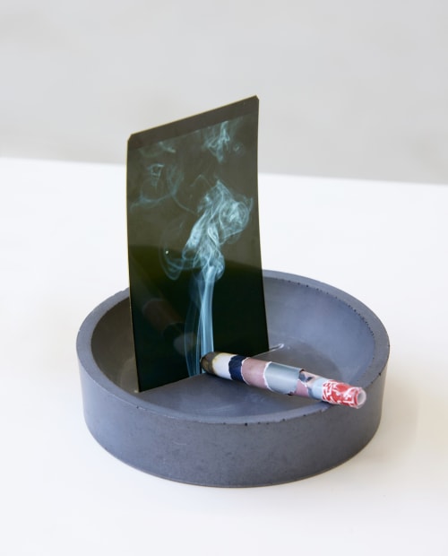 No smoke without fire, flexible display, ashtray, tobacco Sculpture, substrate, power supply, 6min, repeat, 8x19x15cm, 2022