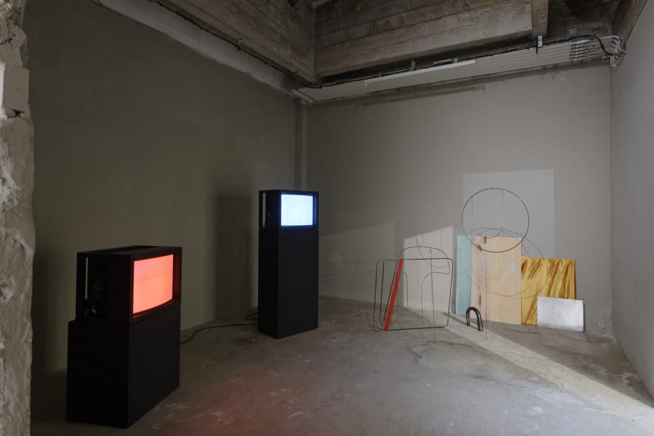 Hoda Kashiha, I'm Here, I'm not Here, 2022, Exhibition view - Passerelle Centre d'art contemporain, Brest © photo : Aurélien Mole