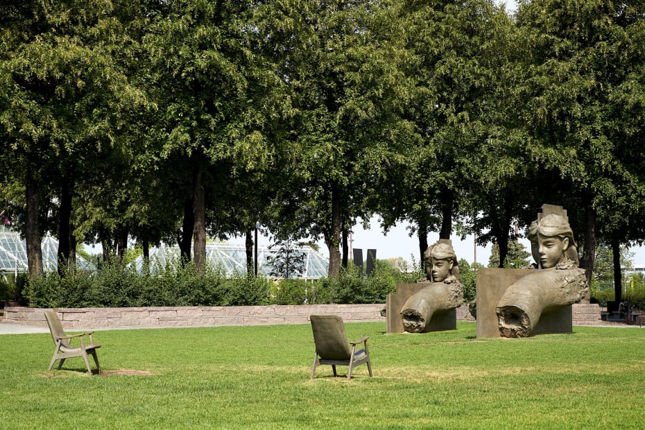 image of Mark Manders large bronze sculpture of figures in garden
