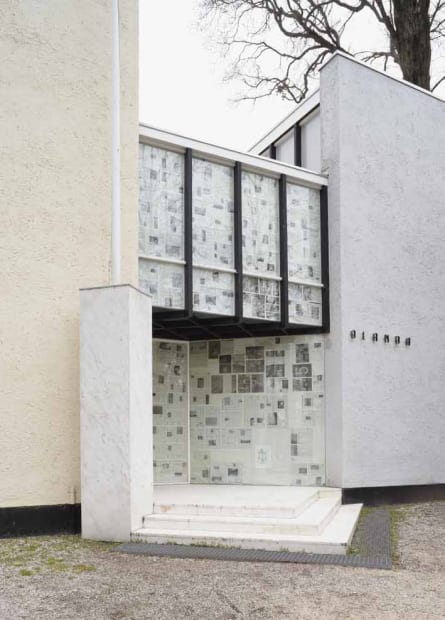 image of Mark Manders newspapers covering windows at Venice Biennale