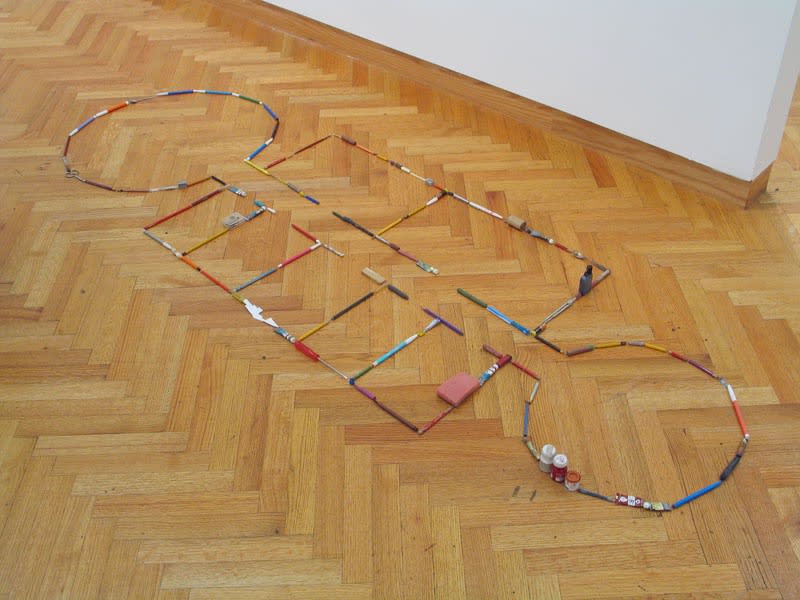 image of Mark Manders sculptures, floor drawing of a floorplan