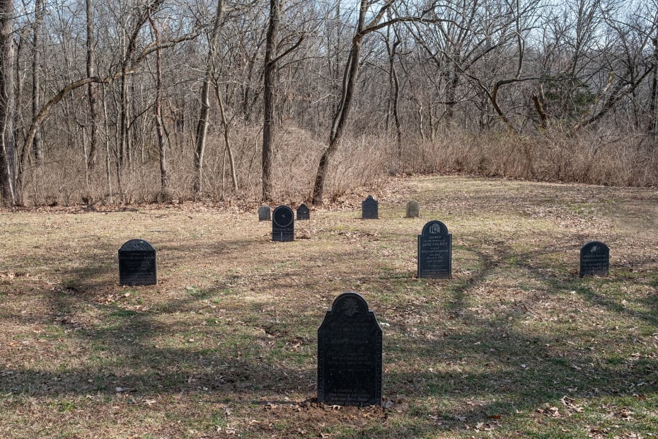 image of a graveyard