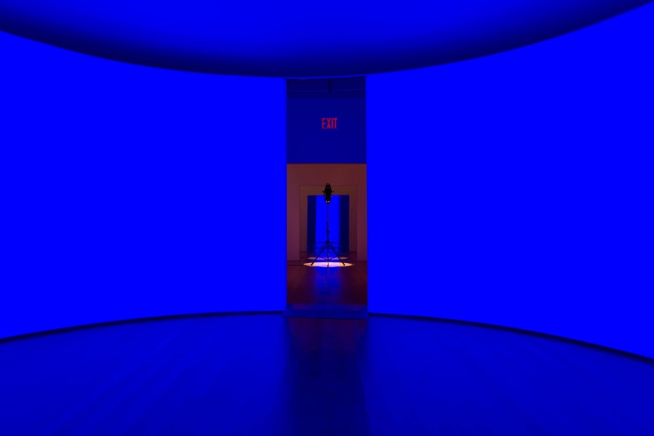 installation image of Eliasson room for all colors