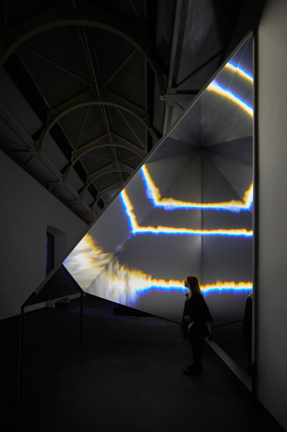 Installation view of Olafur Eliasson, Orizzonti tremanti / Trembling horizons, 2022.