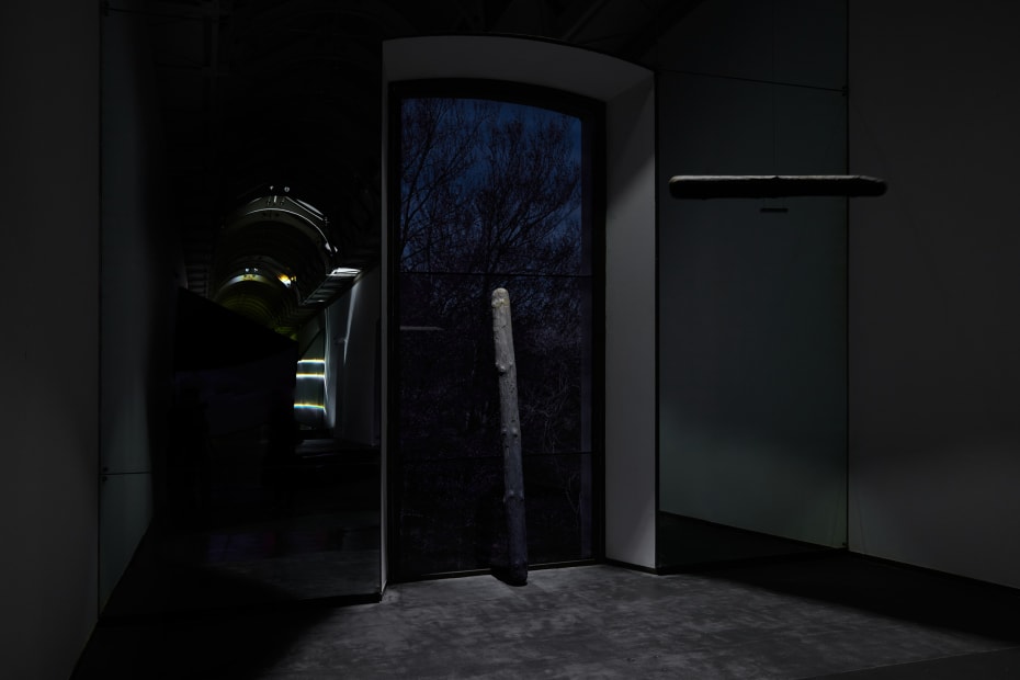 Installation view of Olafur Eliasson, Orizzonti tremanti / Trembling horizons, 2022.