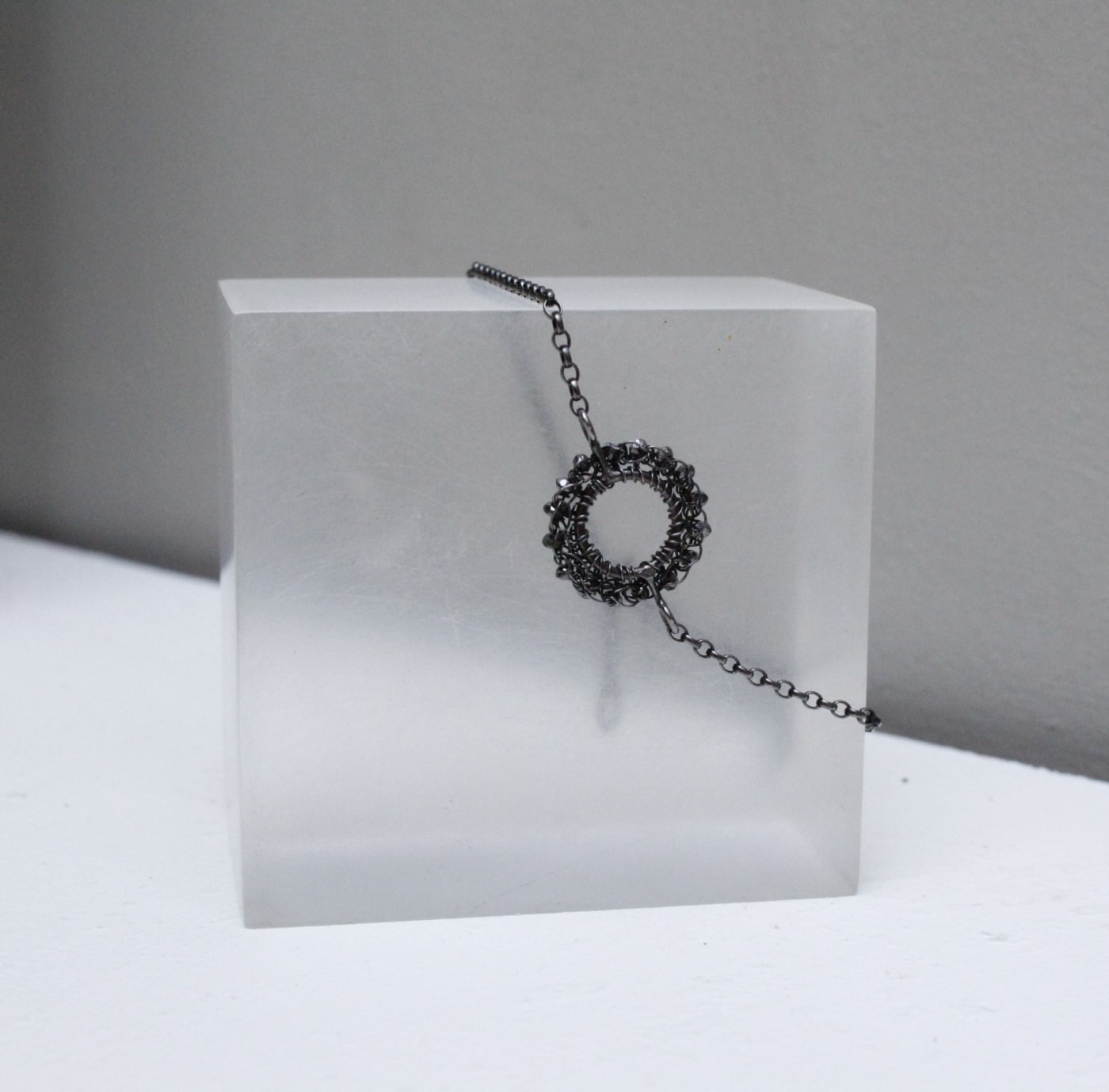 Teri Howes, Bracelet - circle,, 2017