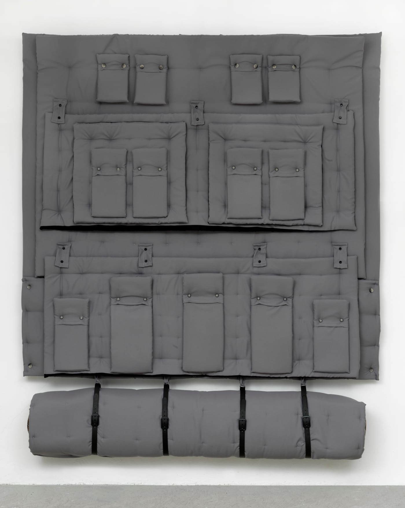 Yeşim Akdeniz, Self portrait as an orientalist carpet 17