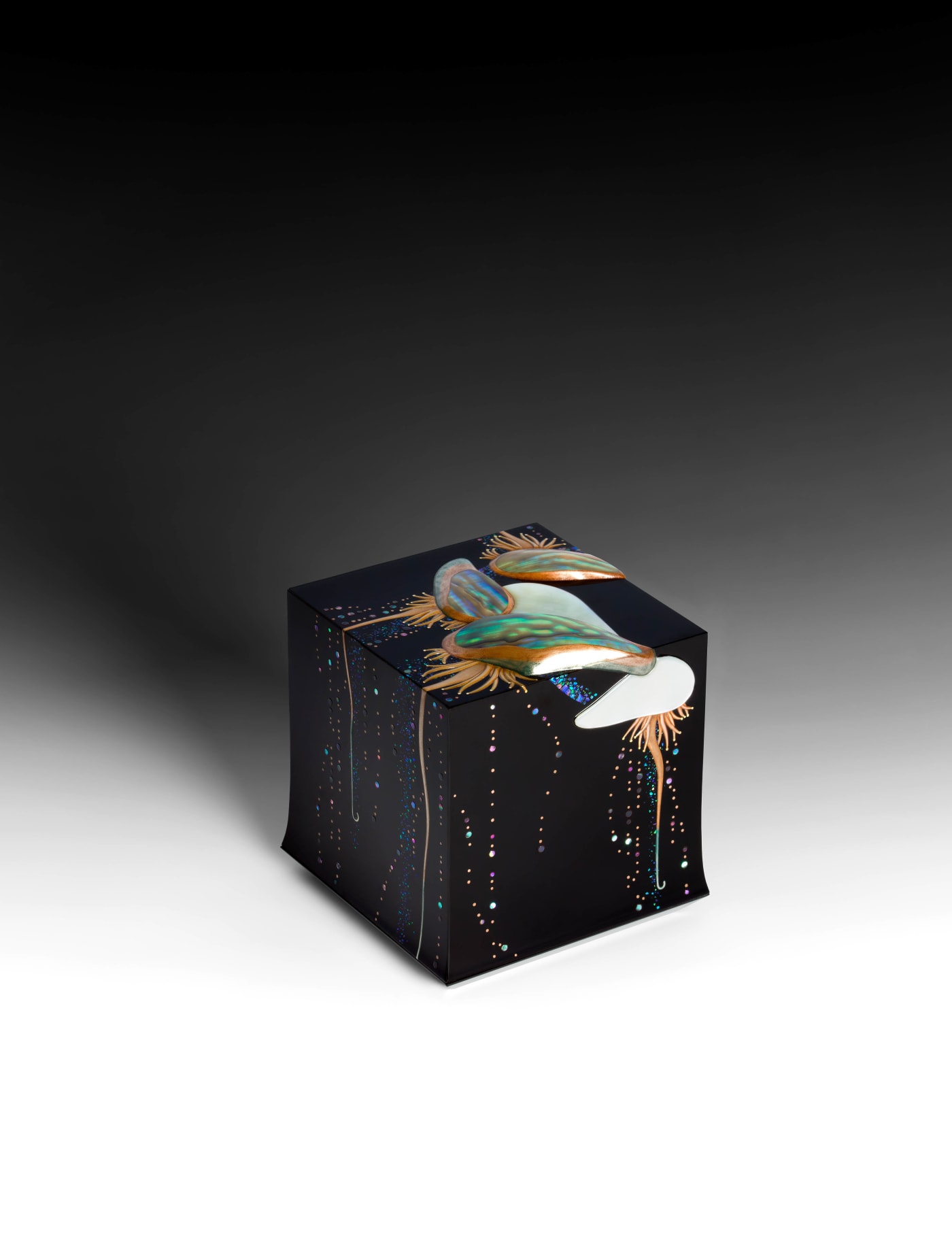 Yoshio Okada, “Hovering” Box with Sprinkled Design of Jellyfish, 2020