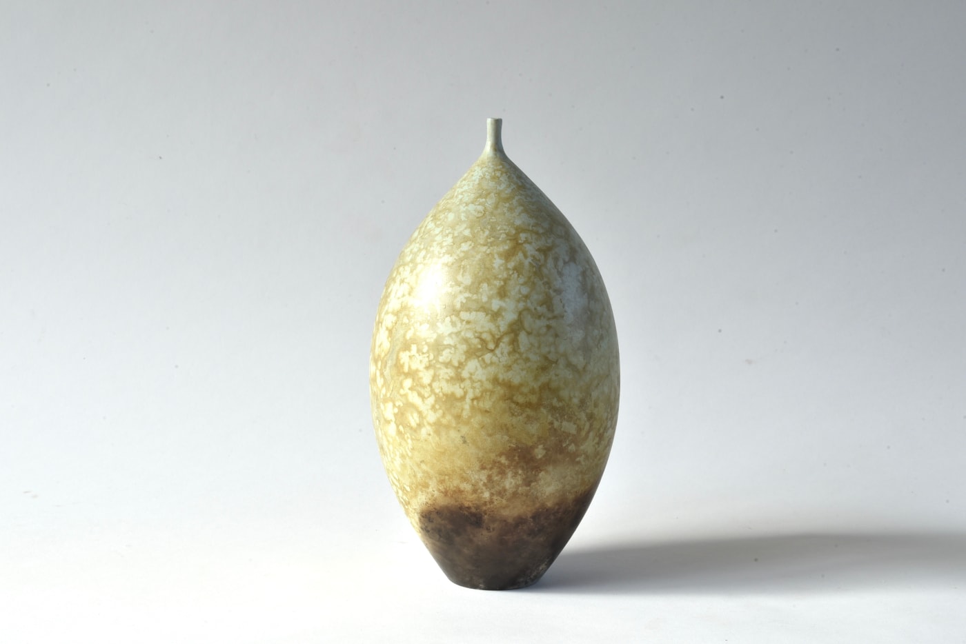 Janene Waudby, Small Gold Smokefired Bottle