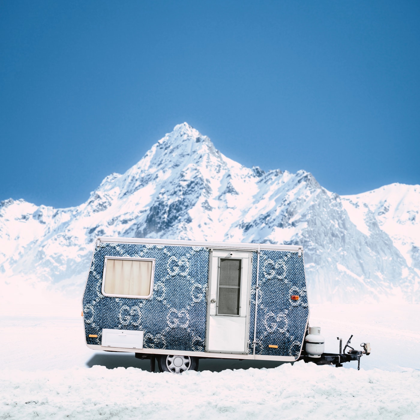 Jeffrey Czum, Glamping (Winter), 2024