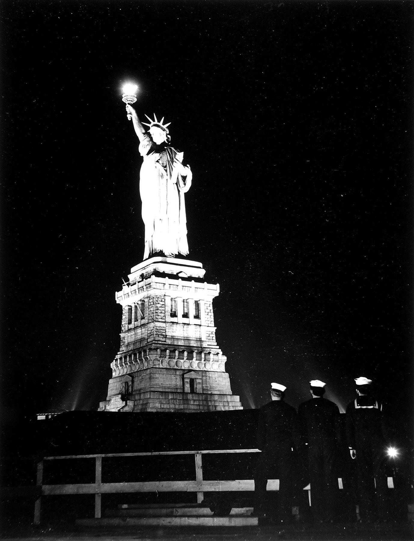 Arthur Leipzig, Statue of Liberty, End of the War, 1945