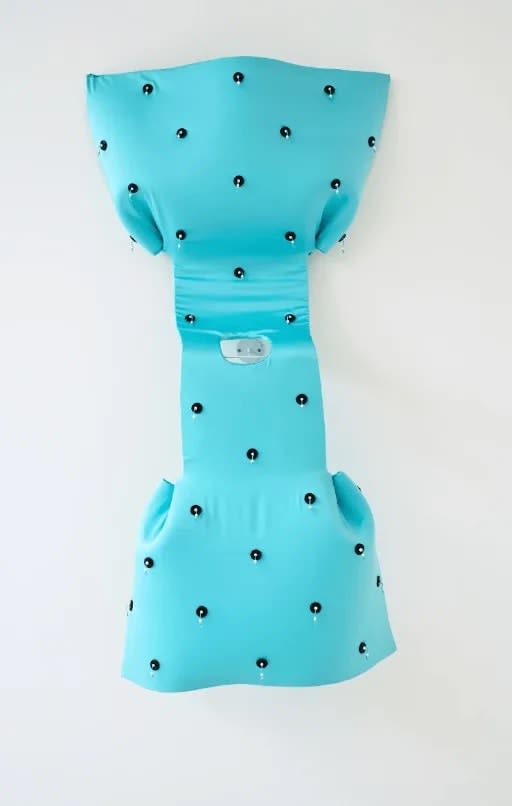Lisa Konno, Apron Sculpture #1, 2024