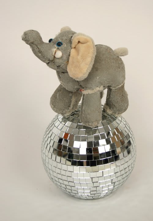Ross Bonfanti, Elephant on Ball, 2013