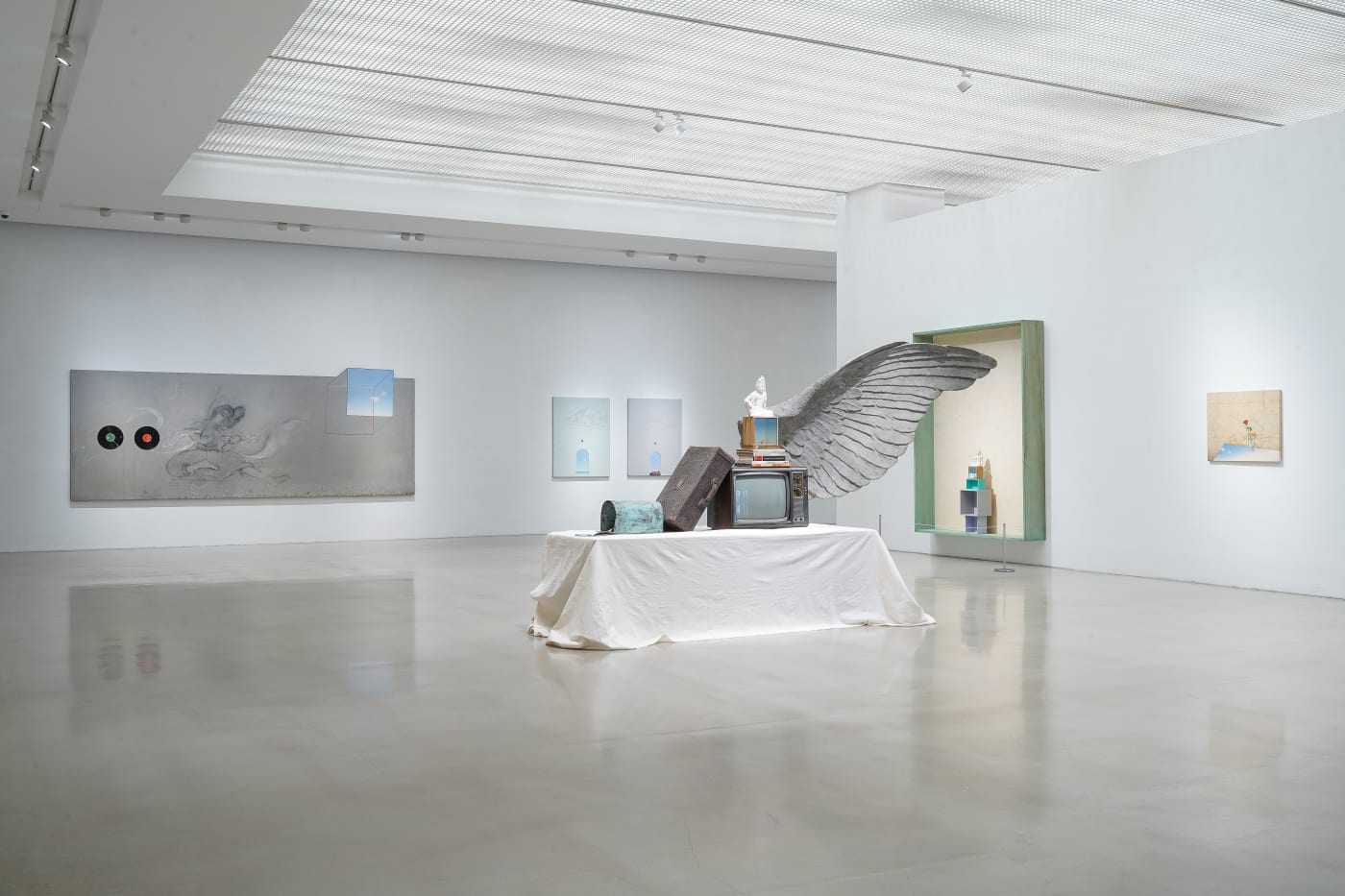HAN Manyoung: Passage between the Real and Unreal