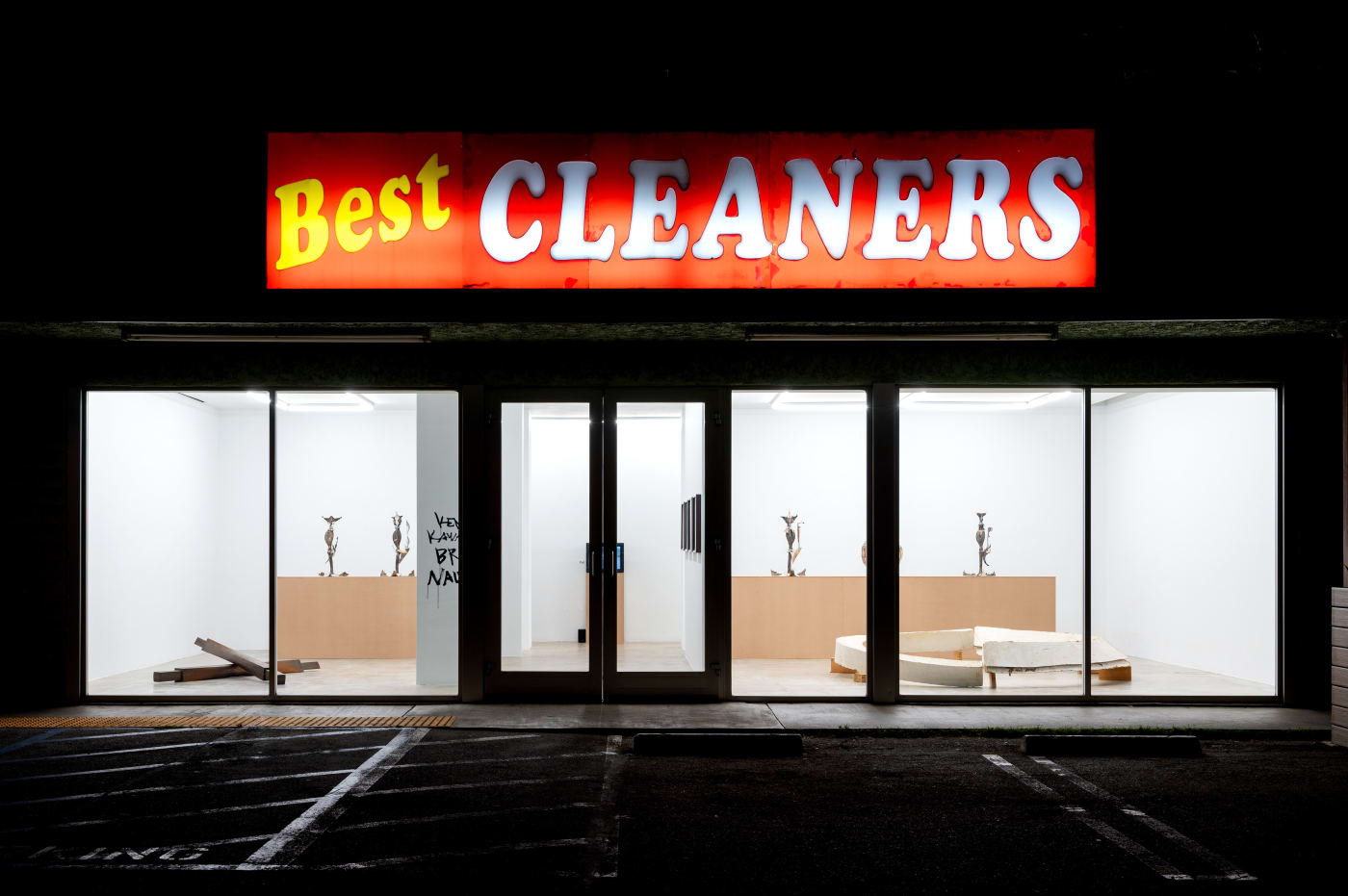 KENTARO KAWABATA / BRUCE NAUMAN