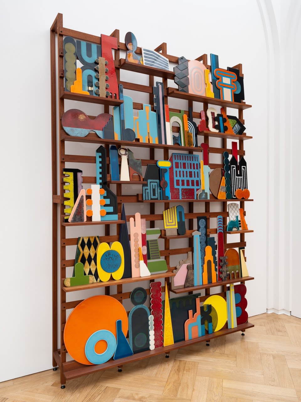 Serial Structures, Ceramic and Sapele wood, 265 x 180 x 42 cm, 2023