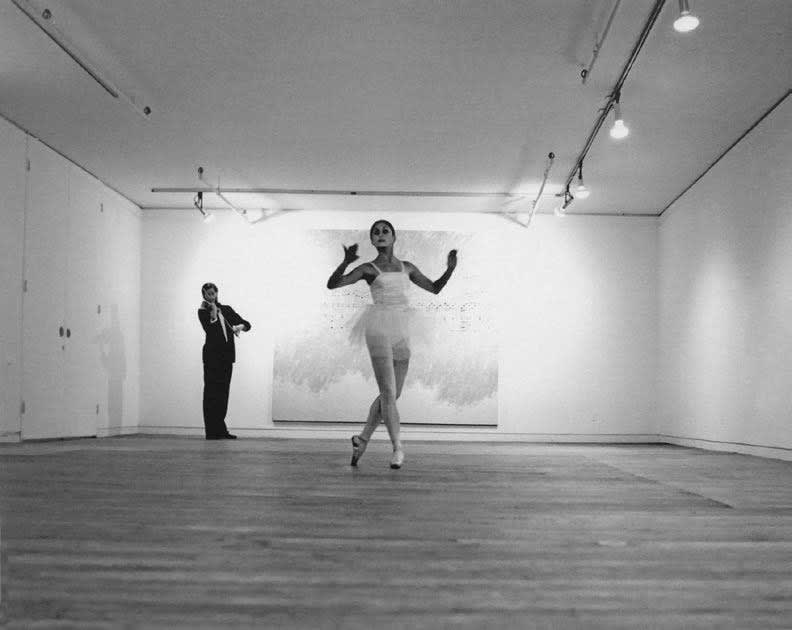 4 - Jannis Kounellis, Da inventare sul posto (To invent on the spot), 1972. Performance. © VG Bild-Kunst, Bonn 2023