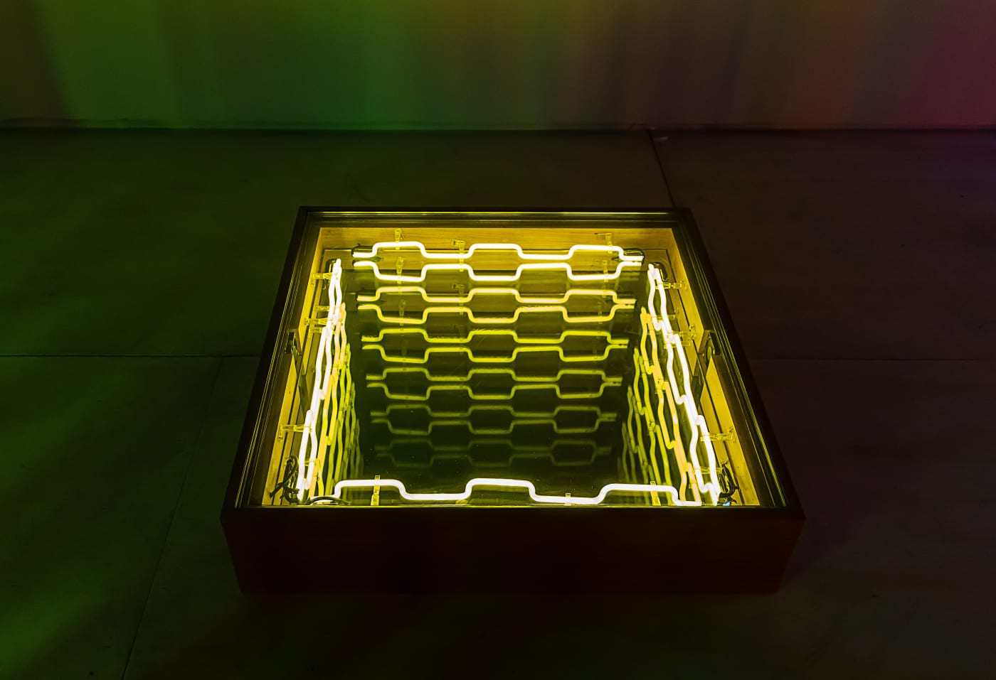 Iván Navarro, Chaminé (Amarela) | Chimenea (Yellow) , 2020