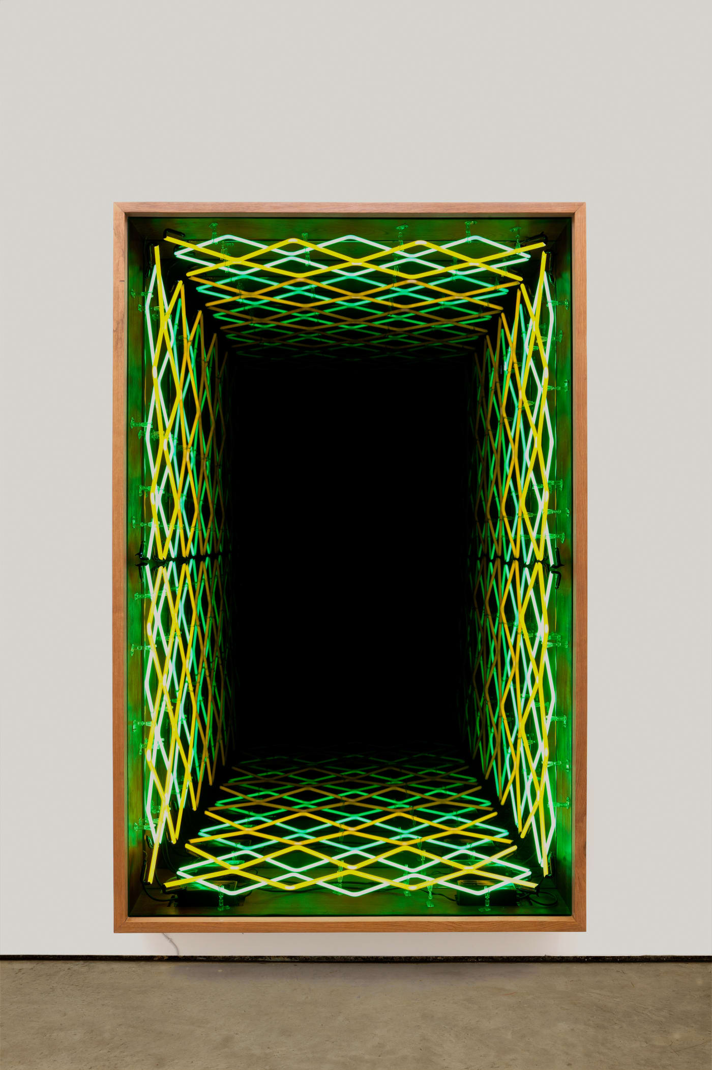 Iván Navarro, Diamante Duplo (Amarelo-Verde), 2020