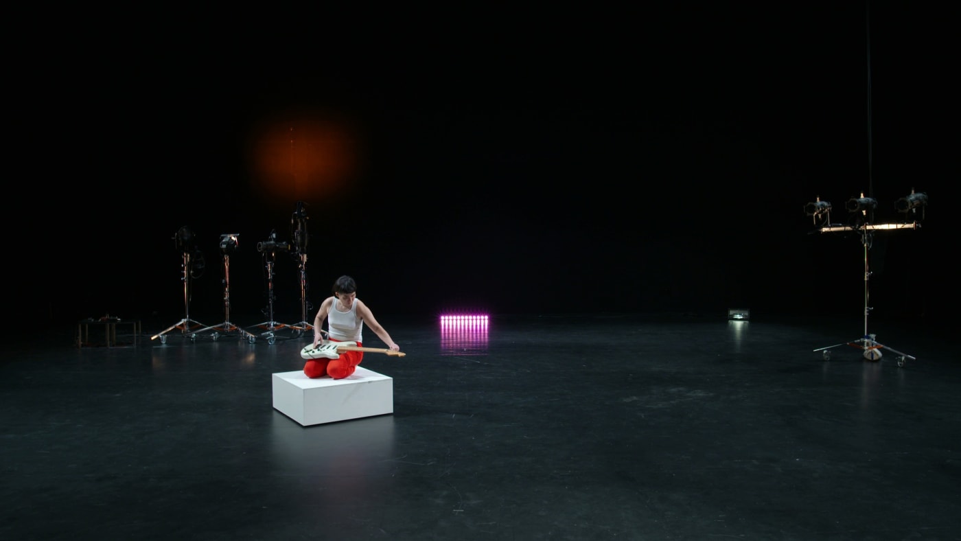 Pauline Boudry/Renate Lorenz, Telepathic Improvisation, 2017.