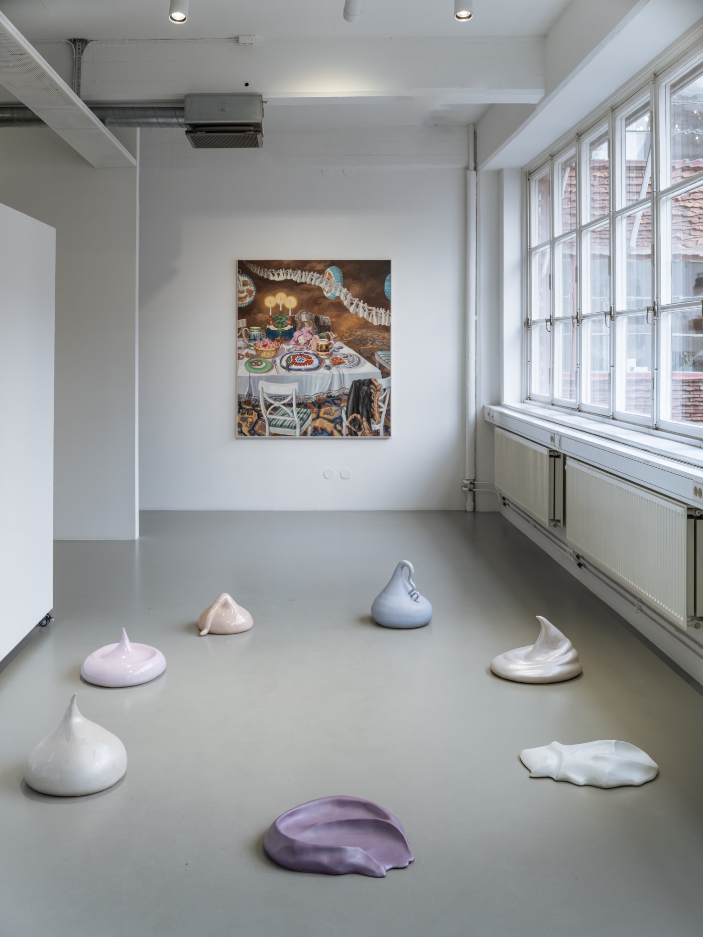 Installation view, Linn Sjöstedt, Gentle Pressure, 2024, Galleri Duerr. Photo: Jean-Baptiste Béranger.