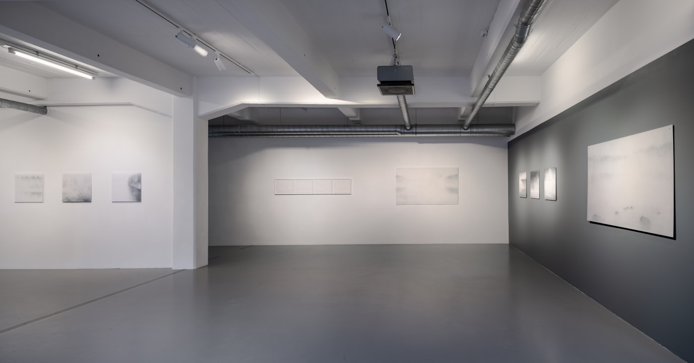 Installation view, Tina Eskilsson, Dripping Point, 2024, Galleri Duerr. Photo: Jean-Baptiste Béranger.