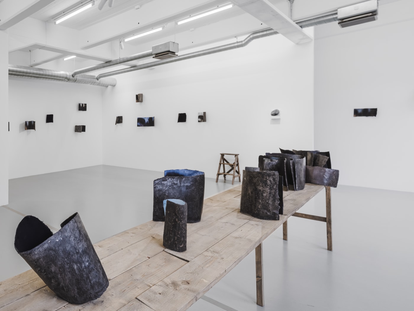 Installation view, Karl Dunér, Sophögen / The Heap, 2025, Galleri Duerr. Photo: Jean-Baptiste Béranger.