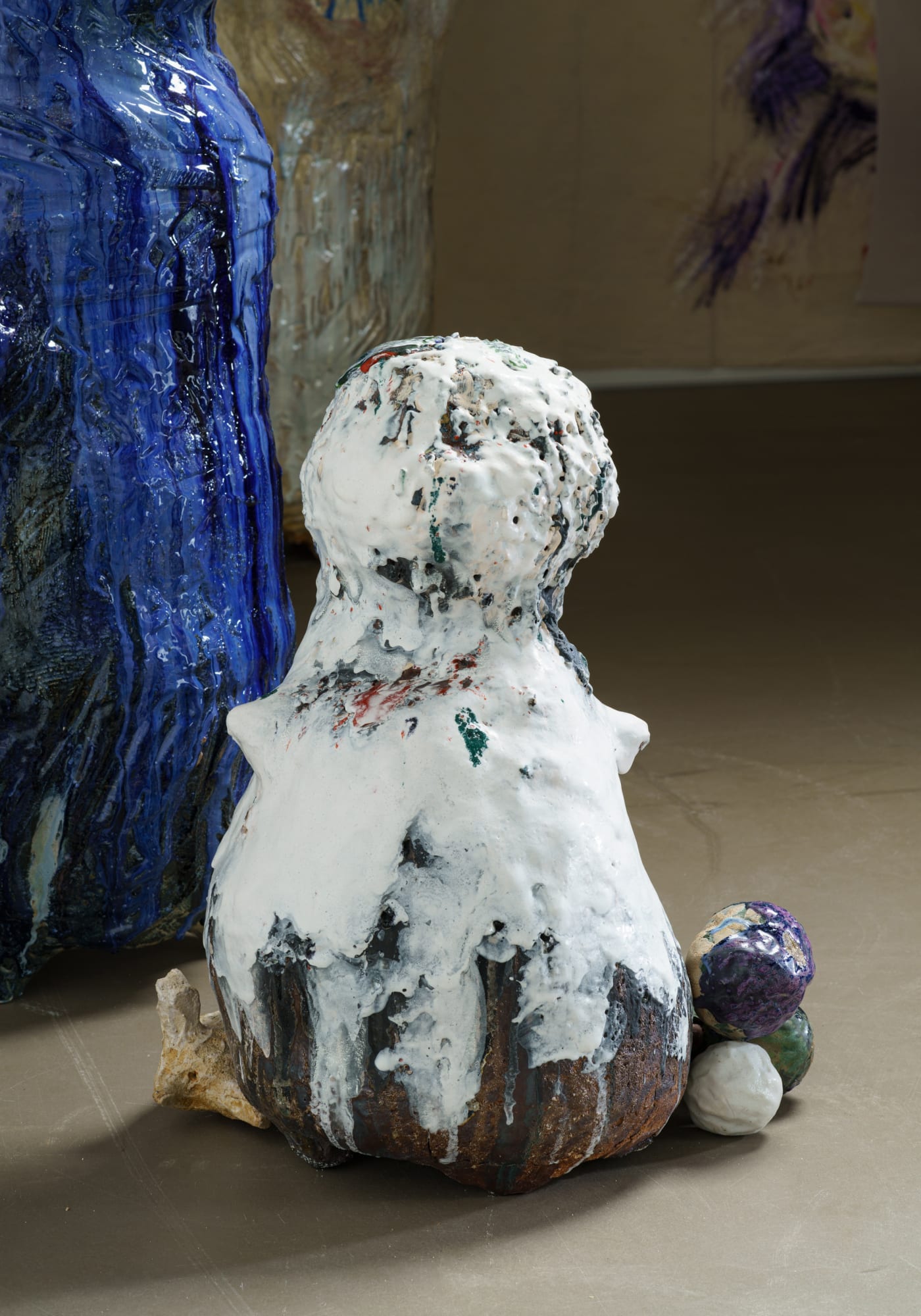 Untitled 2022, 陶、木/ Ceramic and wood H58 × W46 × D30 cm