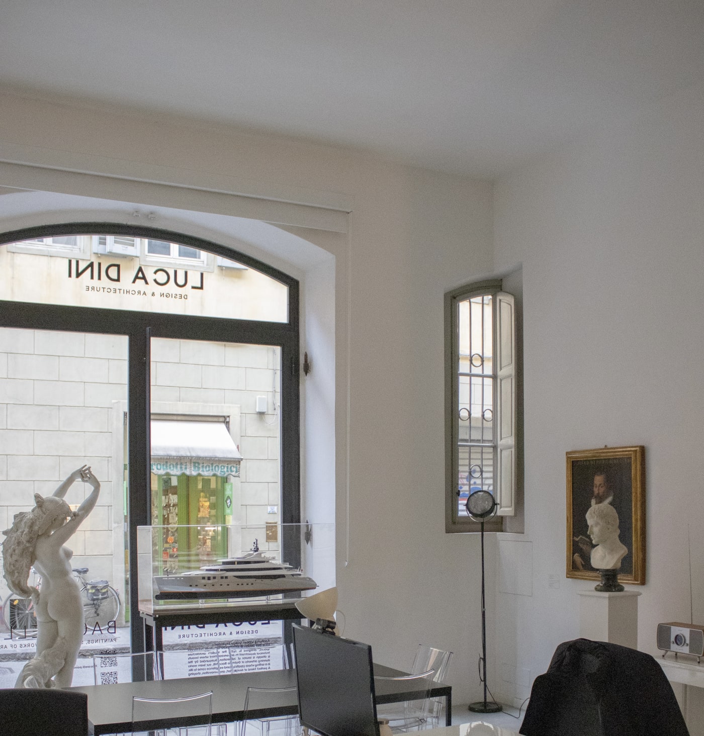 Galleria Bacarelli and Luca Dini Design & Architecture