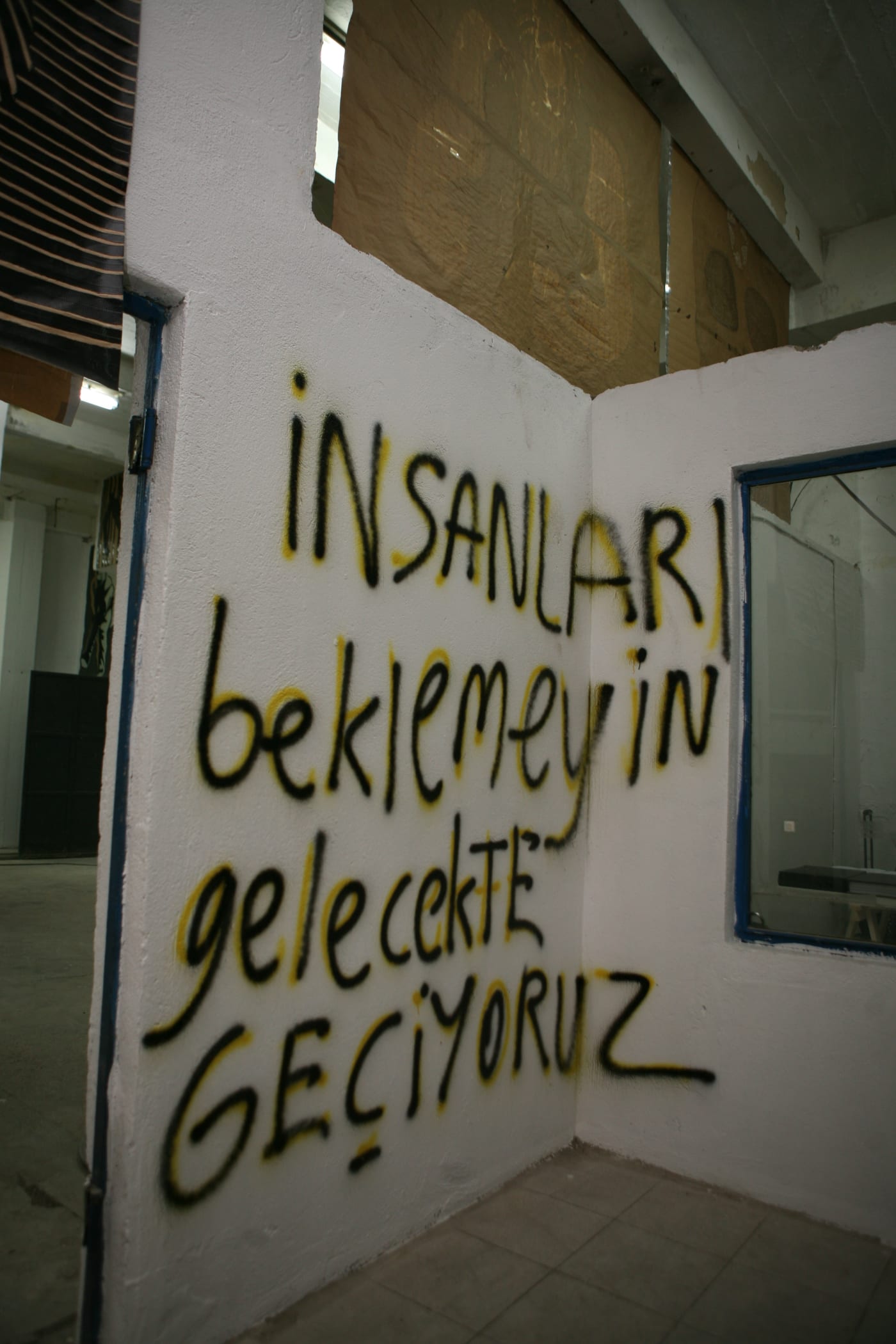 Don't Wait for the People, We Take Place in the Future
