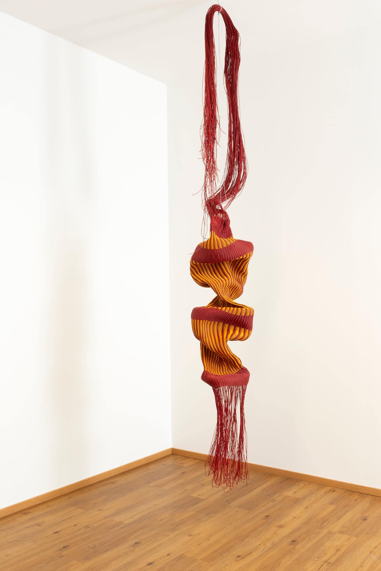 whispering grass David John Flynn, Susanne Thiemann Showroom