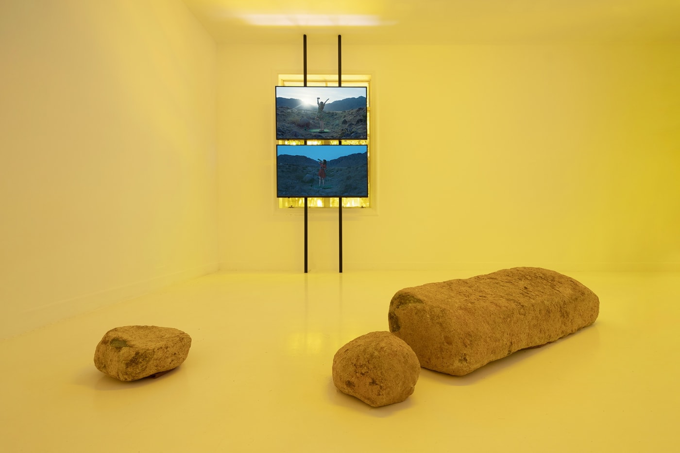 Yao Cong: Flies beyond the Clouds