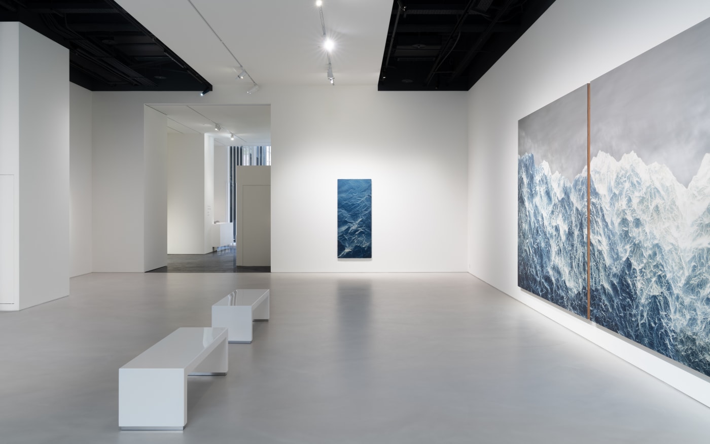 吳季璁《氰山映月》